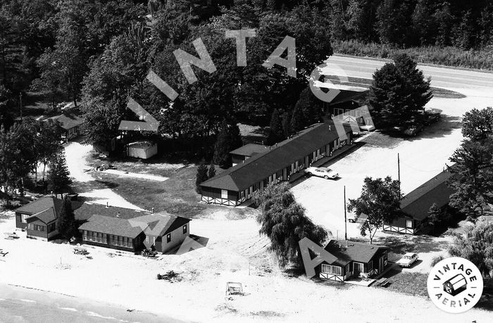 Surfside Pine Crest Motel & Cottages - 1983 Photo (newer photo)